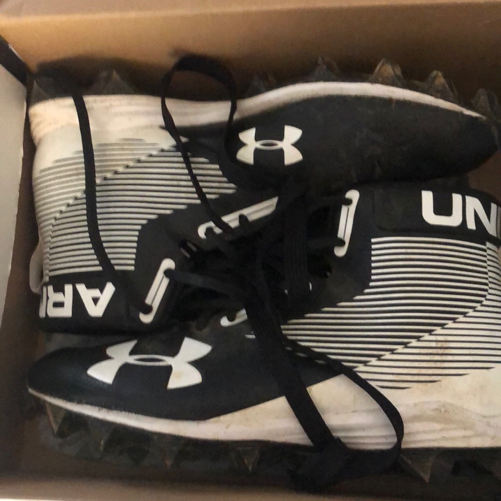 Football cleats